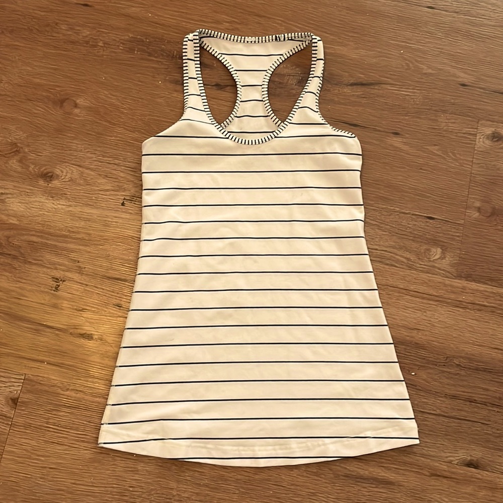 EUC size 6 lululemon dark gray and white striped racer back tank.